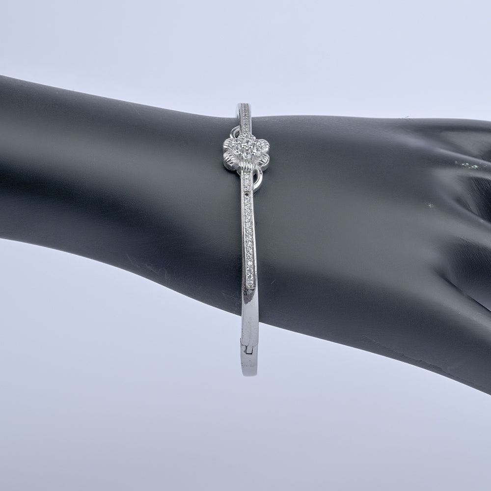 Delicate Diamond With Flower Bracelet